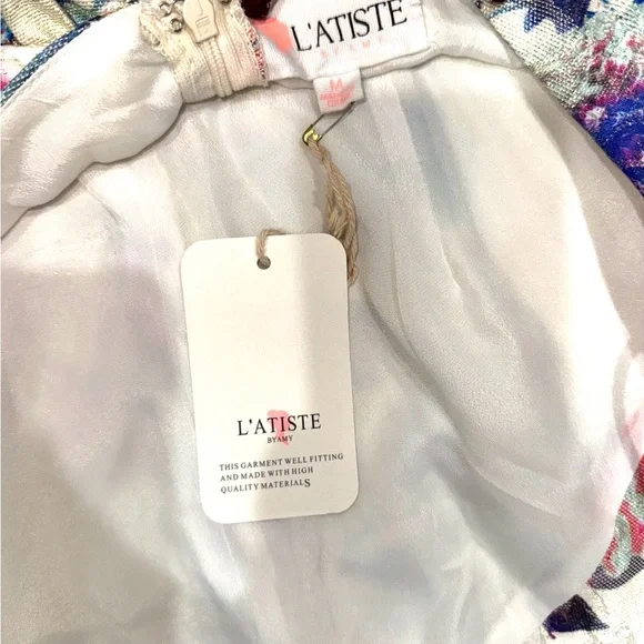 L'ATISTE Elegant White Dress - Picture 3 of 4